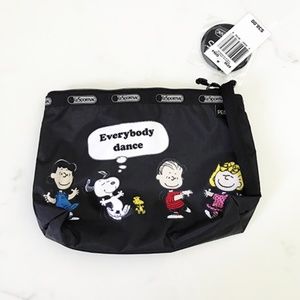 NWT LeSportsac Peanuts Fun with Friends Wristlet